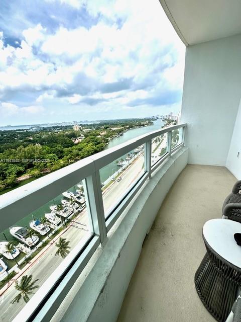 4401 Collins Ave #1817, Miami Beach FL 33140
