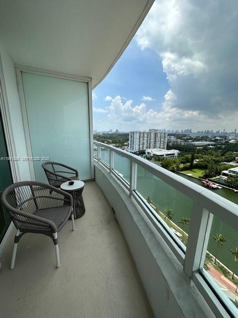 4401 Collins Ave #1817, Miami Beach FL 33140