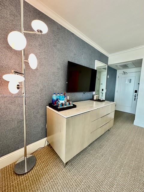 4401 Collins Ave #1817, Miami Beach FL 33140