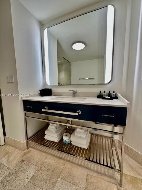 4401 Collins Ave #1817, Miami Beach FL 33140
