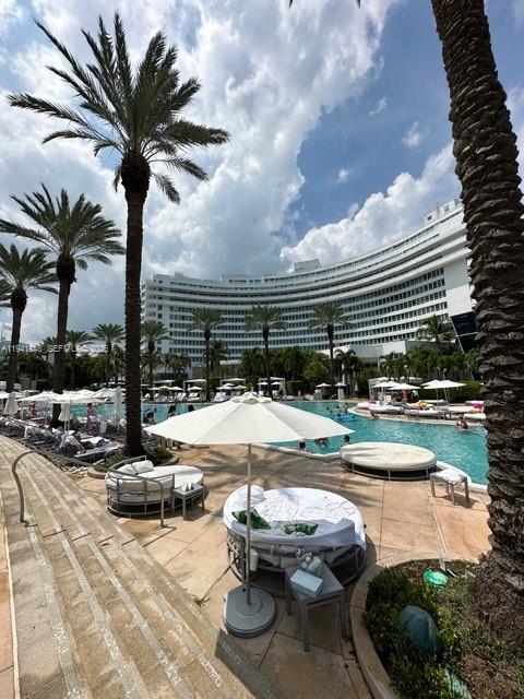 4401 Collins Ave #1817, Miami Beach FL 33140