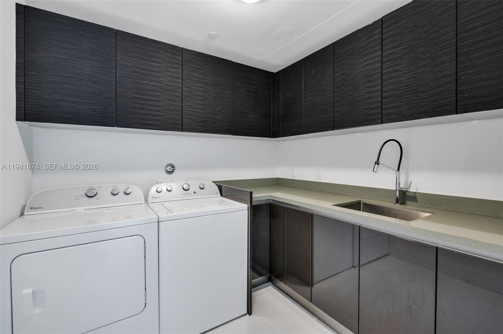 1080 Brickell Ave #3900-3901, Miami FL 33131