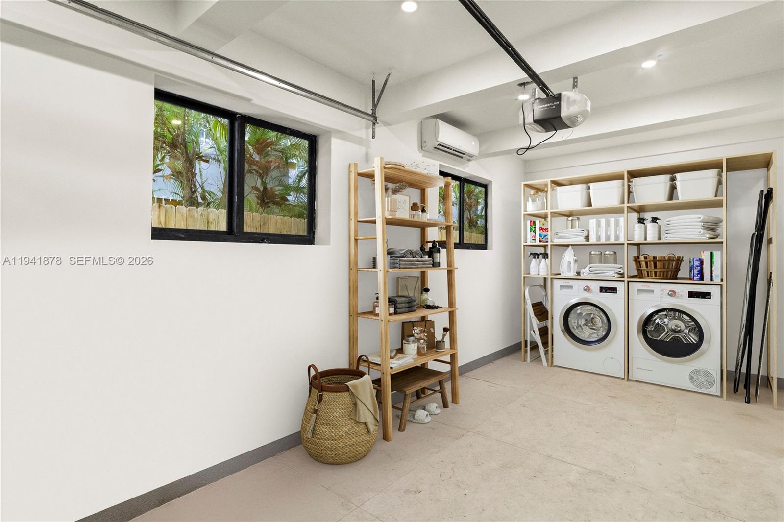 435 W 43rd St, Miami Beach FL 33140