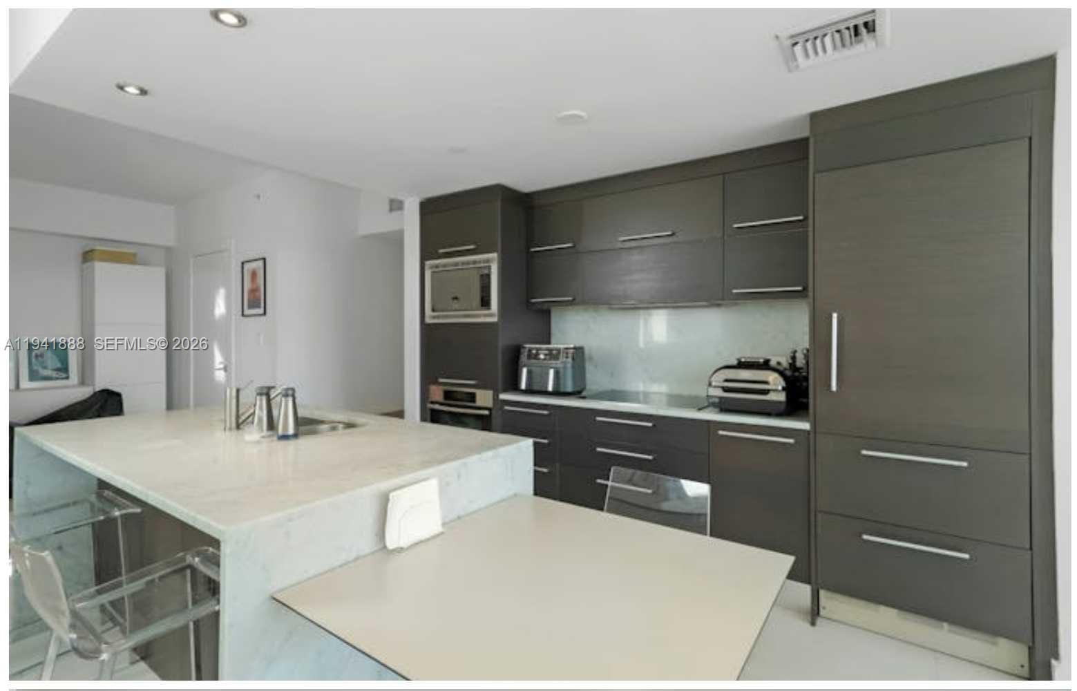 900 Biscayne Blvd #401, Miami FL 33132