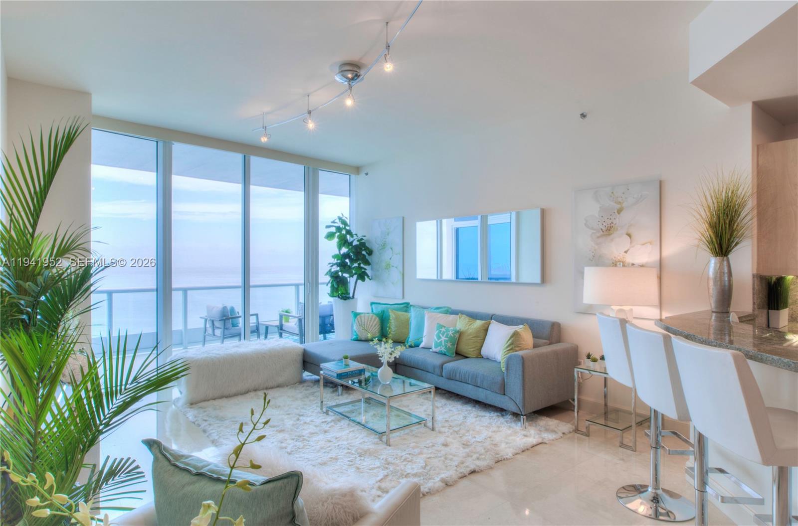 100 S Pointe Dr #2507, Miami Beach FL 33139
