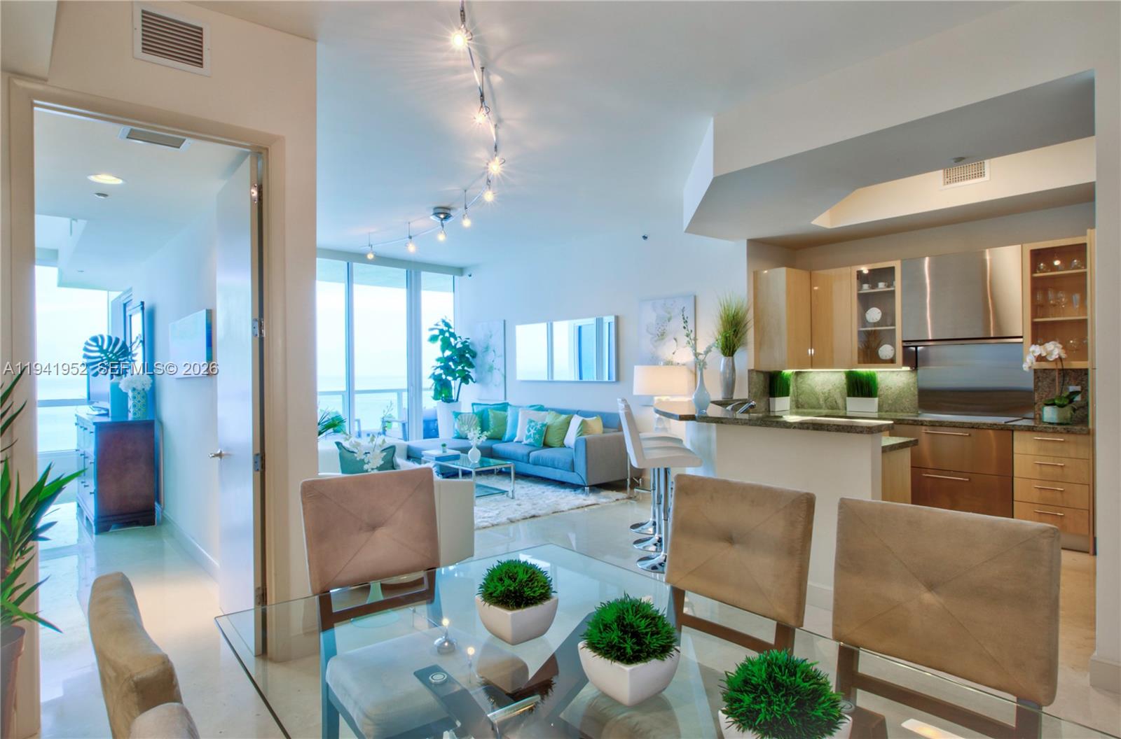 100 S Pointe Dr #2507, Miami Beach FL 33139