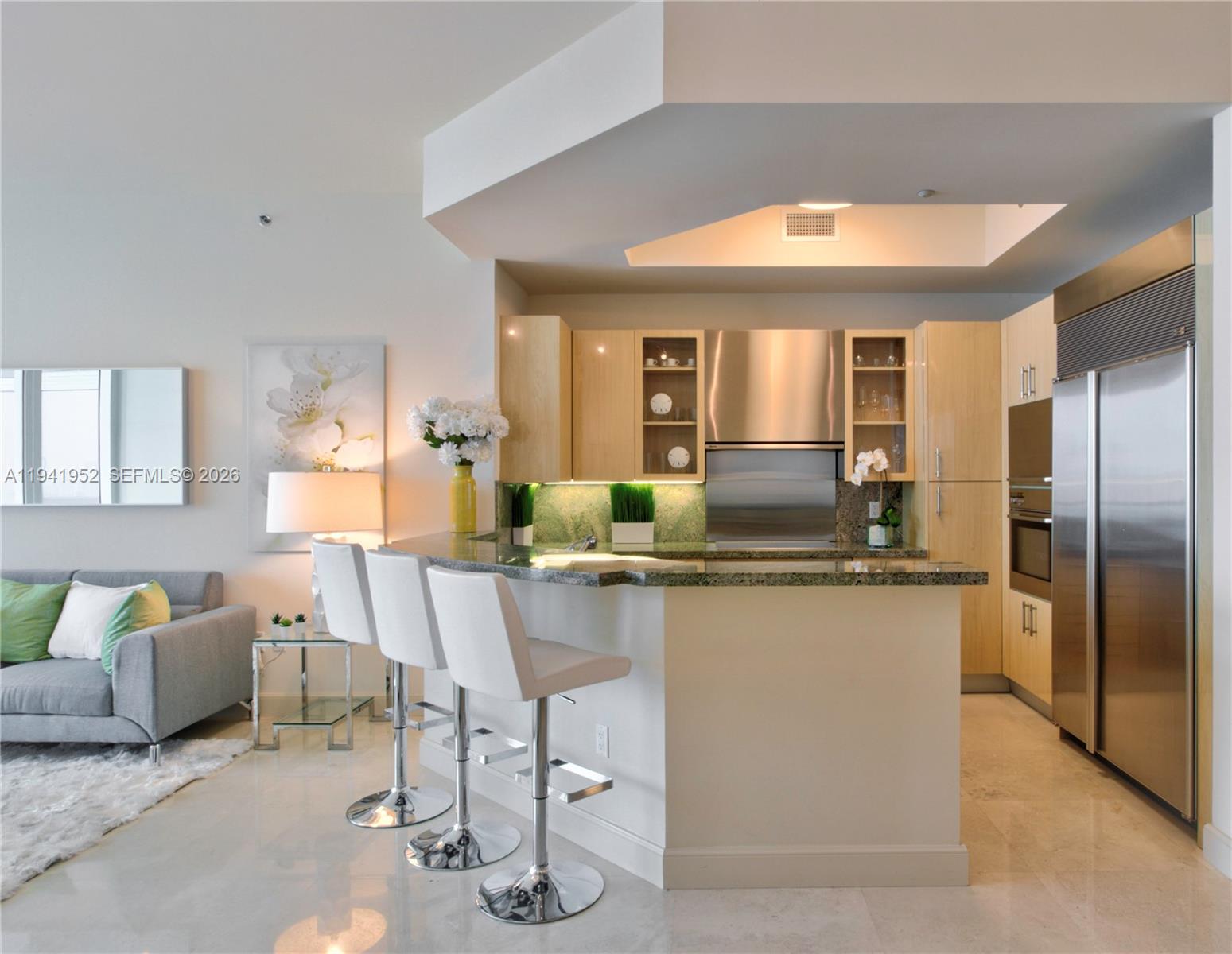 100 S Pointe Dr #2507, Miami Beach FL 33139