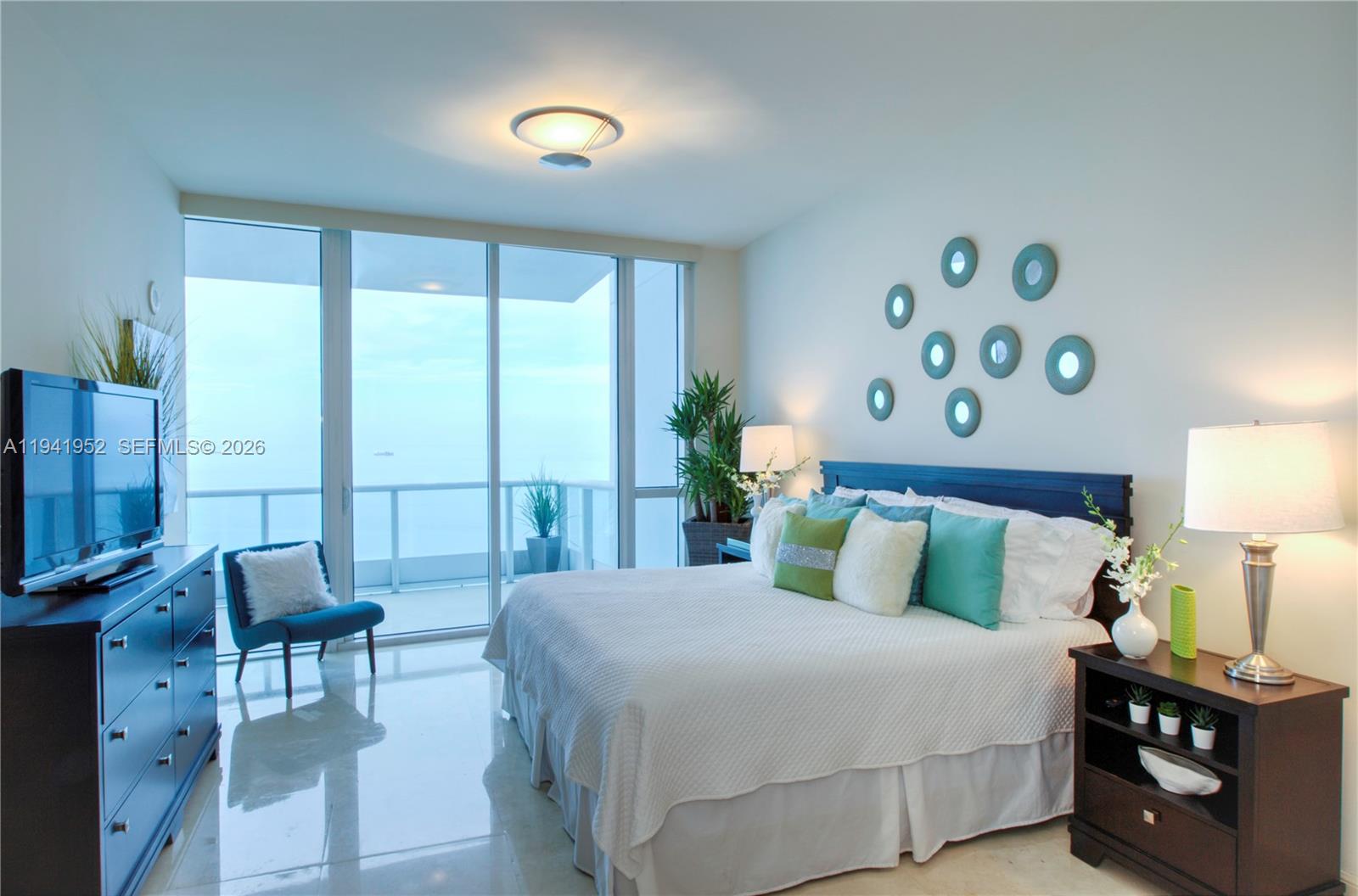 100 S Pointe Dr #2507, Miami Beach FL 33139
