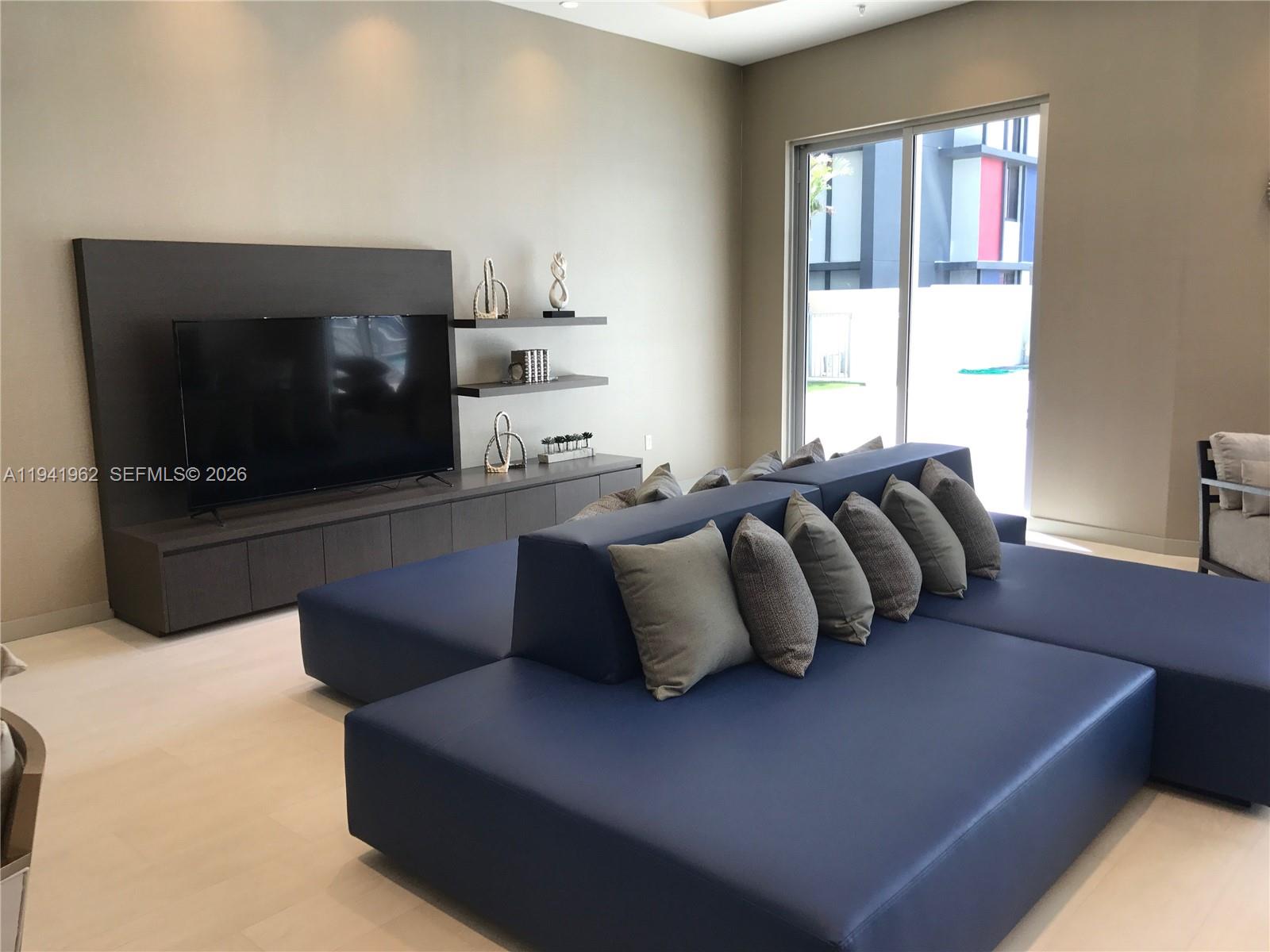 1010 SW 2nd Ave #506, Miami FL 33130
