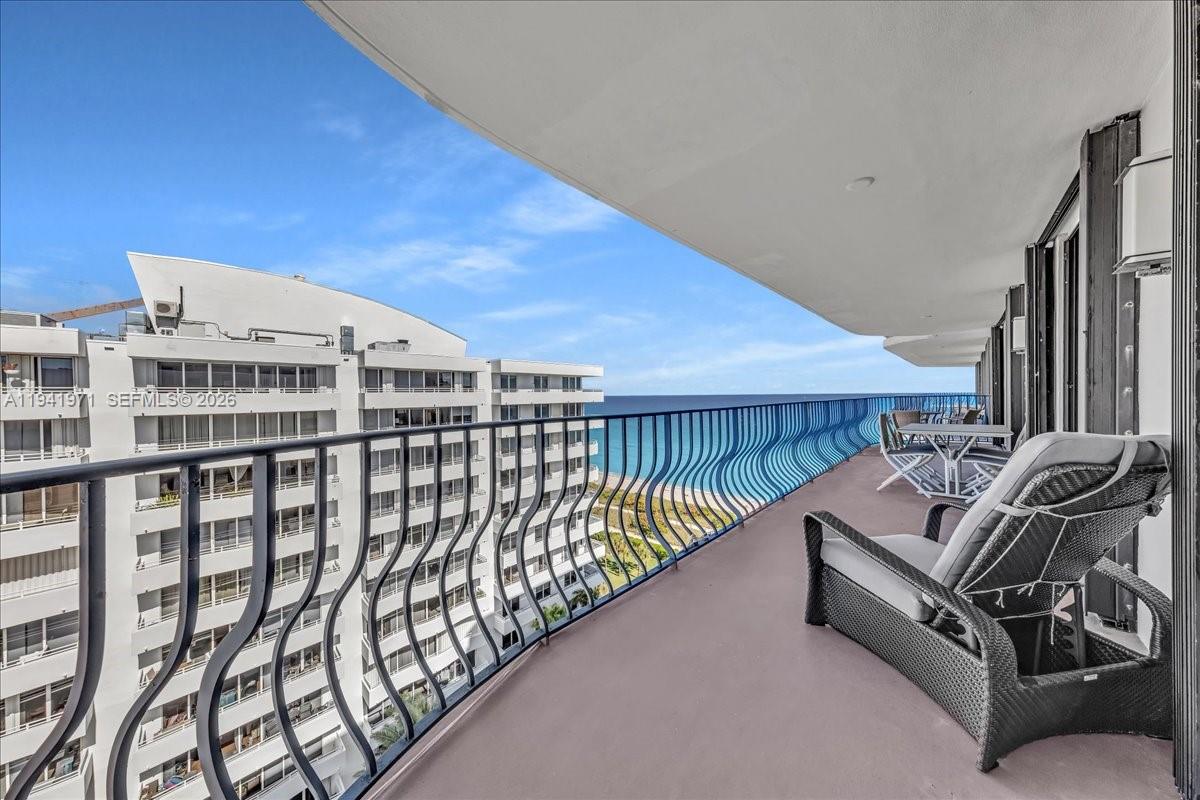 8877 Collins Ave #PH-2, Surfside FL 33154