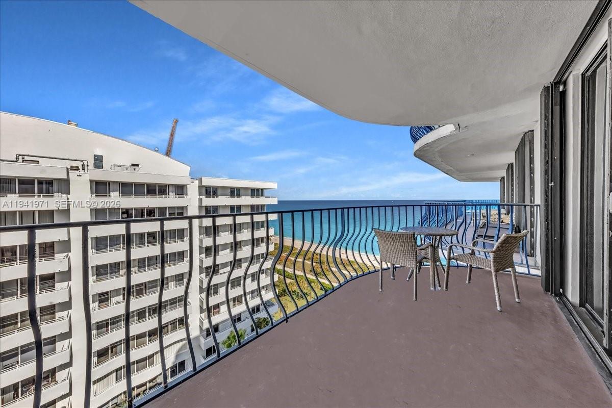 8877 Collins Ave #PH-2, Surfside FL 33154