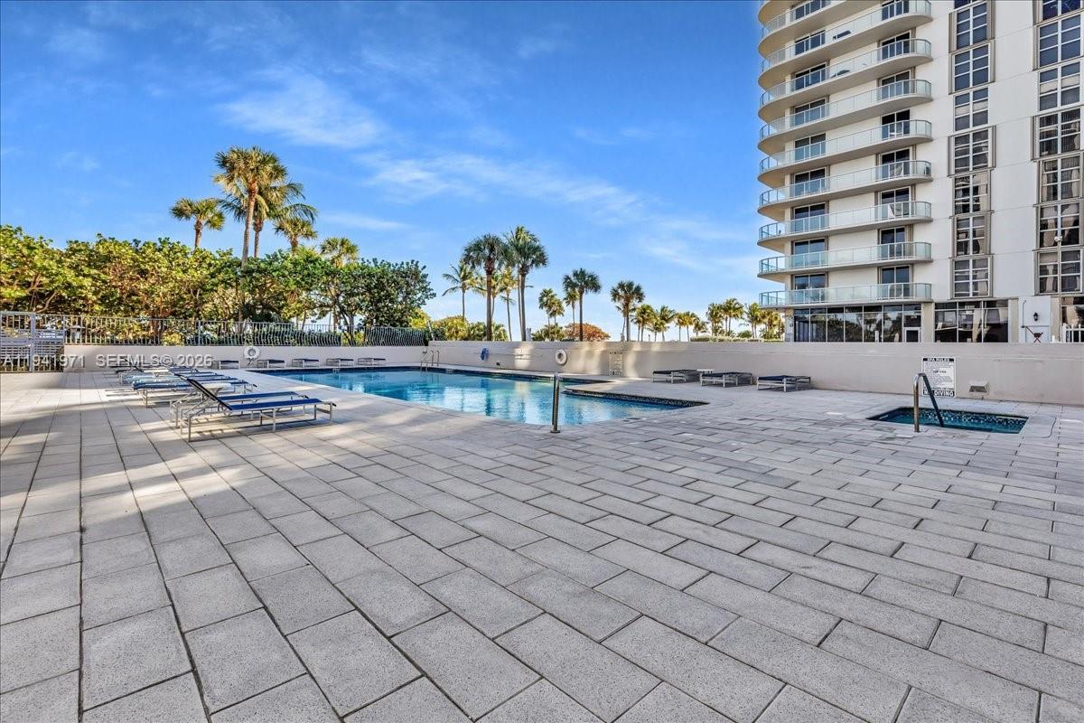 8877 Collins Ave #PH-2, Surfside FL 33154