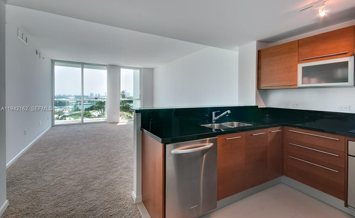 253 NE 2nd St #1107, Miami FL 33132
