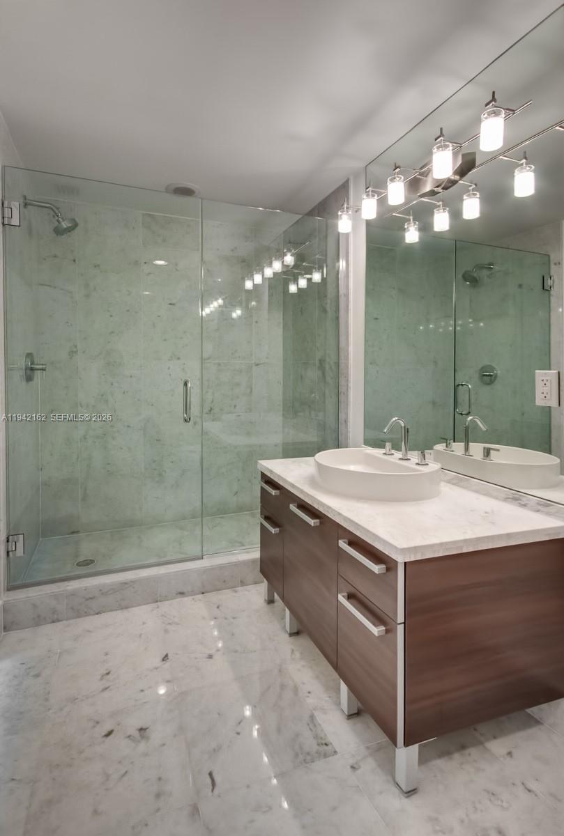 253 NE 2nd St #1107, Miami FL 33132