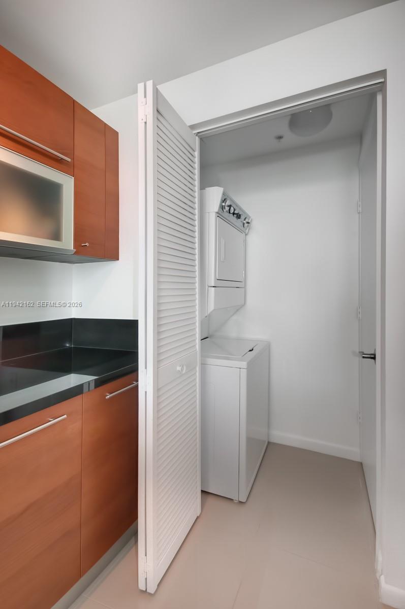 253 NE 2nd St #1107, Miami FL 33132