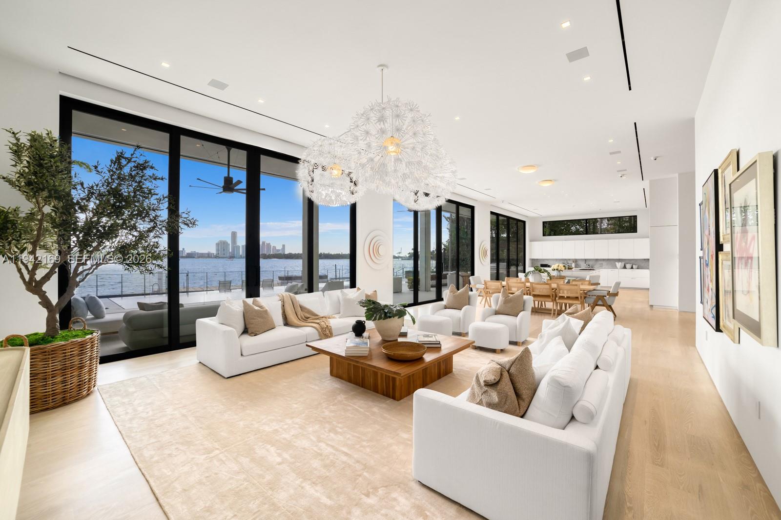 33 E Dilido Dr, Miami Beach FL 33139