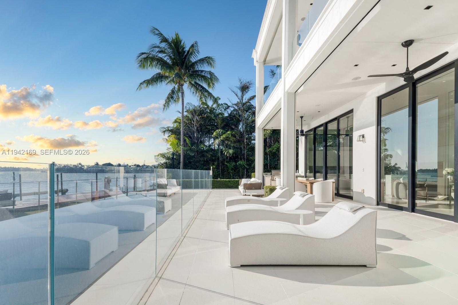 33 E Dilido Dr, Miami Beach FL 33139