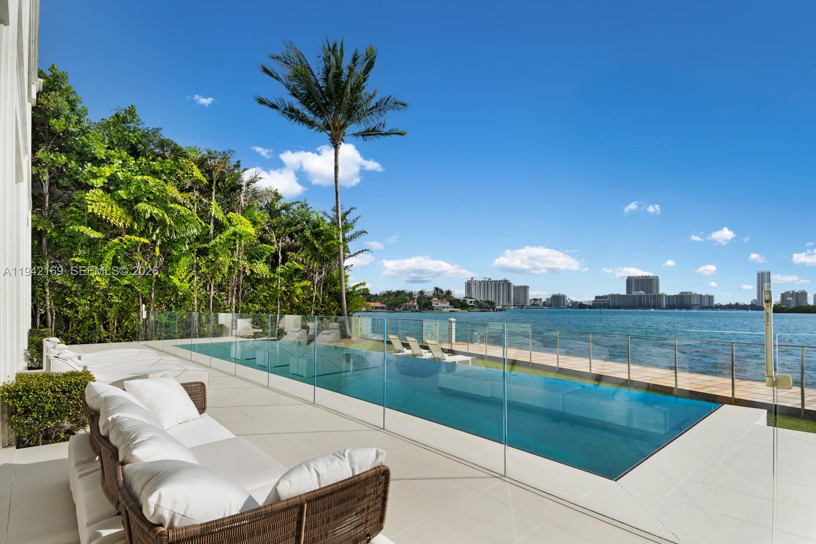 33 E Dilido Dr, Miami Beach FL 33139