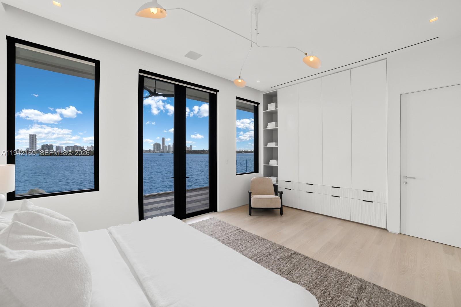 33 E Dilido Dr, Miami Beach FL 33139
