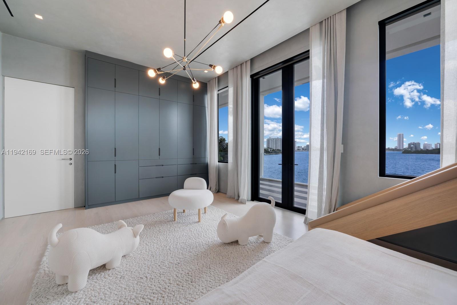 33 E Dilido Dr, Miami Beach FL 33139