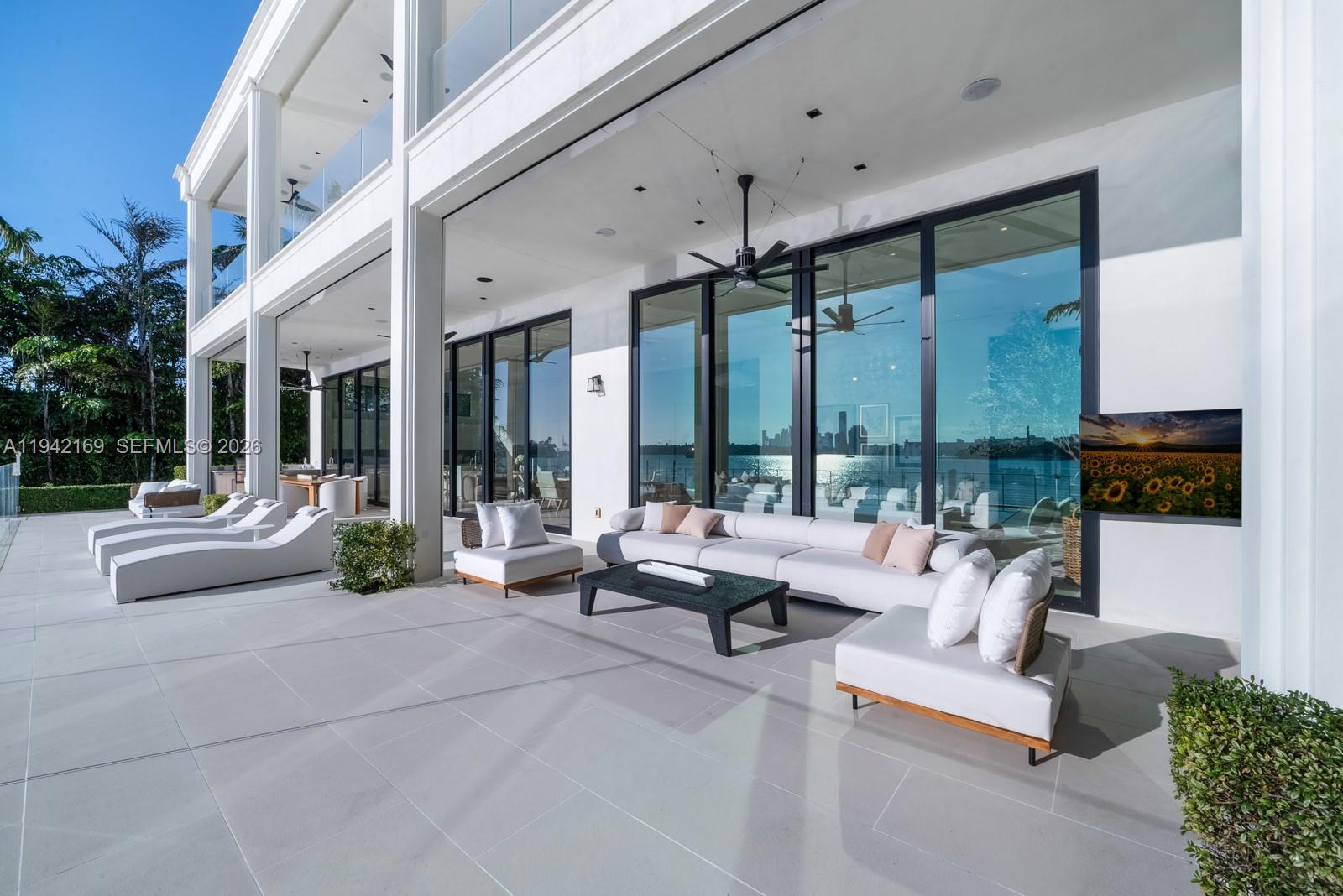 33 E Dilido Dr, Miami Beach FL 33139