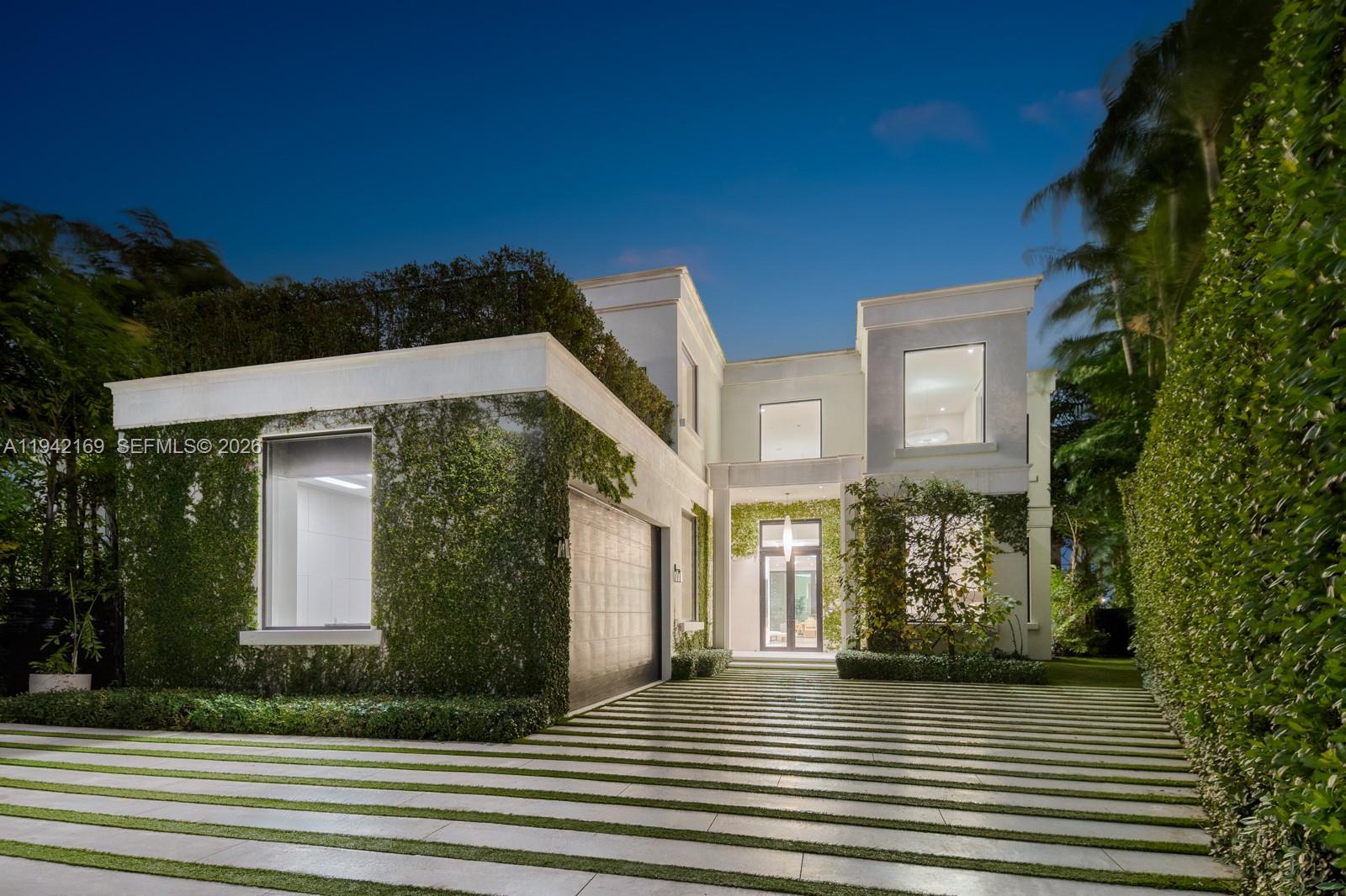 33 E Dilido Dr, Miami Beach FL 33139