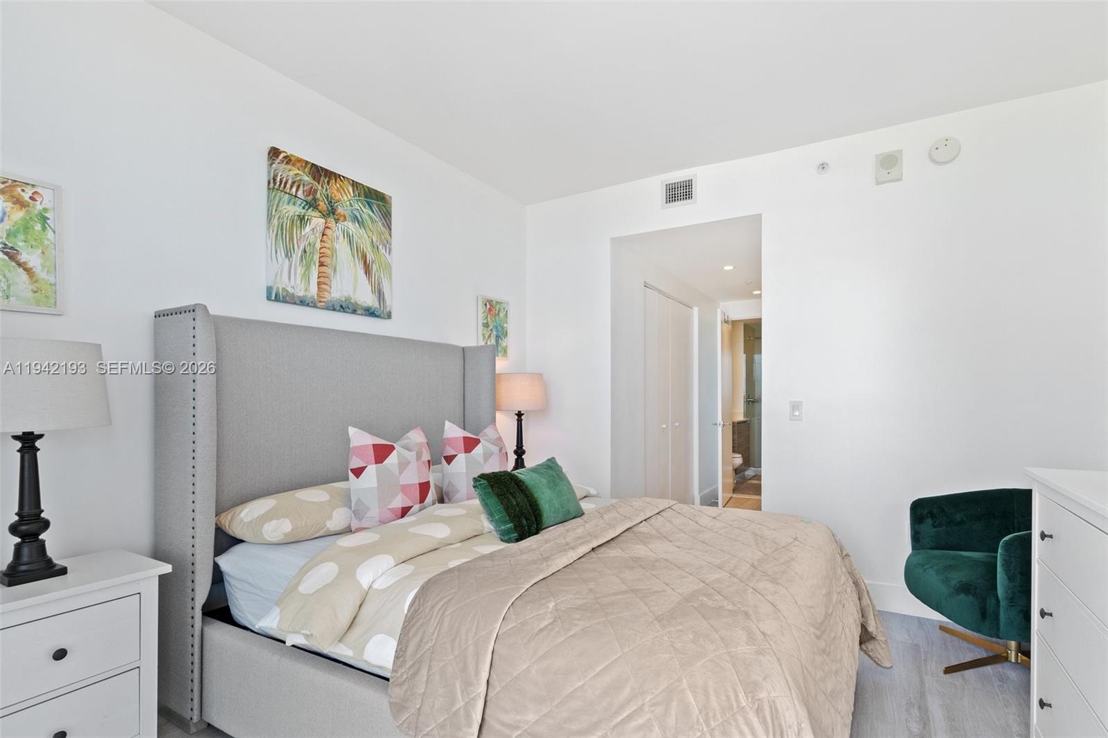 121 NE 34th St #1008, Miami FL 33137