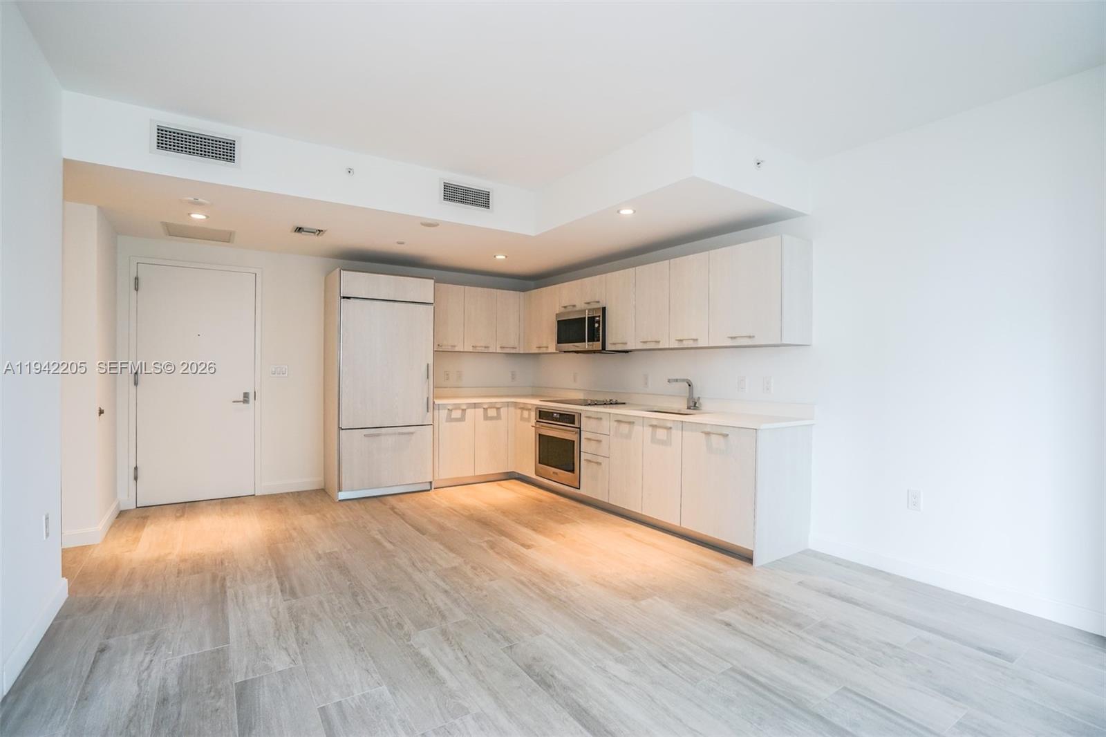 55 SW 9 Street #1407, Miami FL 33130