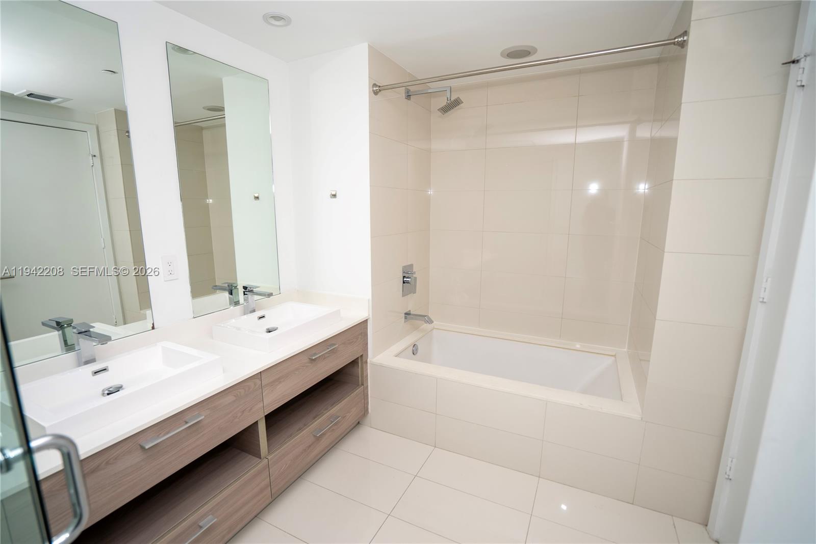 1300 S Miami Ave #1002, Miami FL 33130