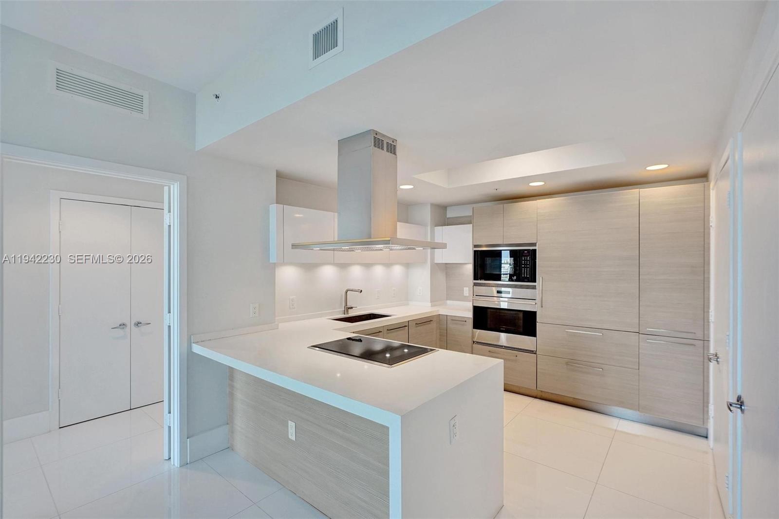 17301 Biscayne Blvd #708, North Miami Beach FL 33160