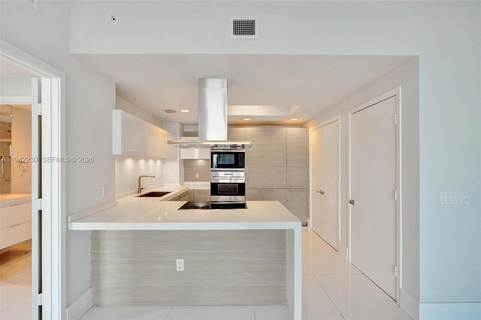 17301 Biscayne Blvd #708, North Miami Beach FL 33160
