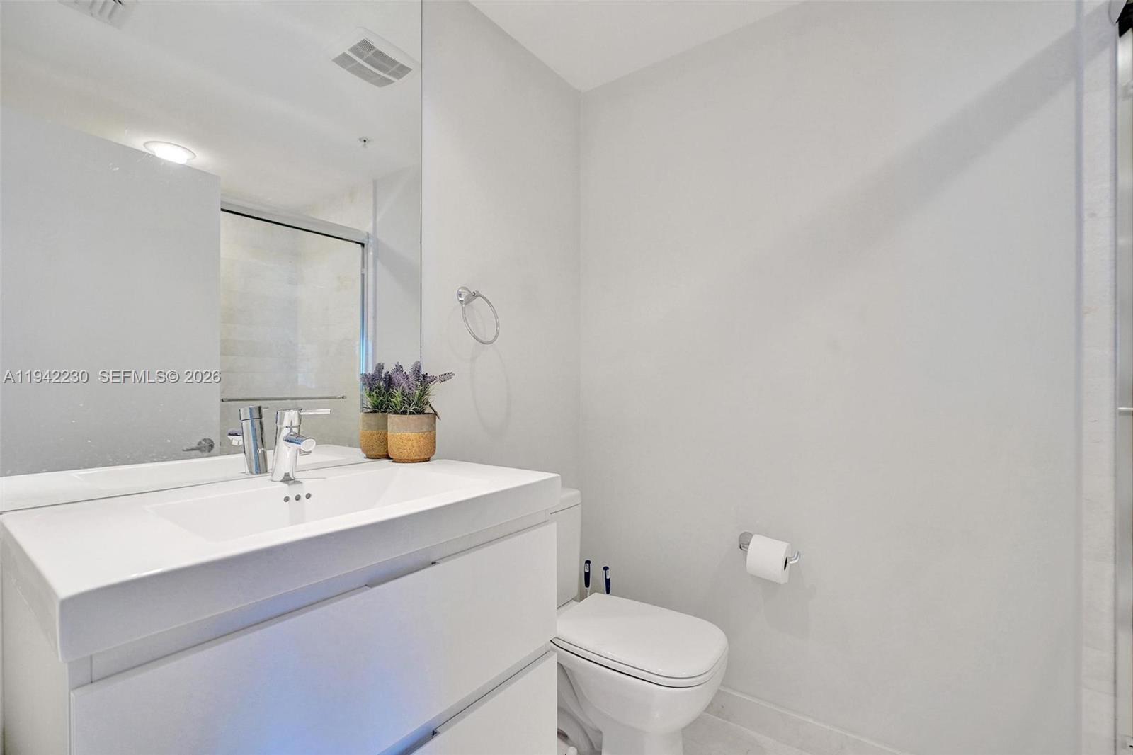 17301 Biscayne Blvd #708, North Miami Beach FL 33160