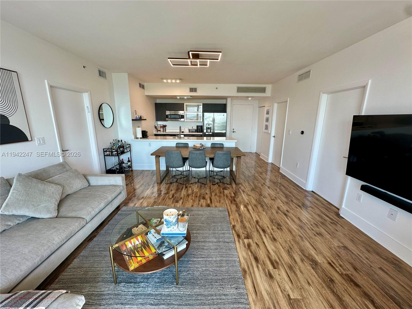 90 SW 3rd St #2306, Miami FL 33130