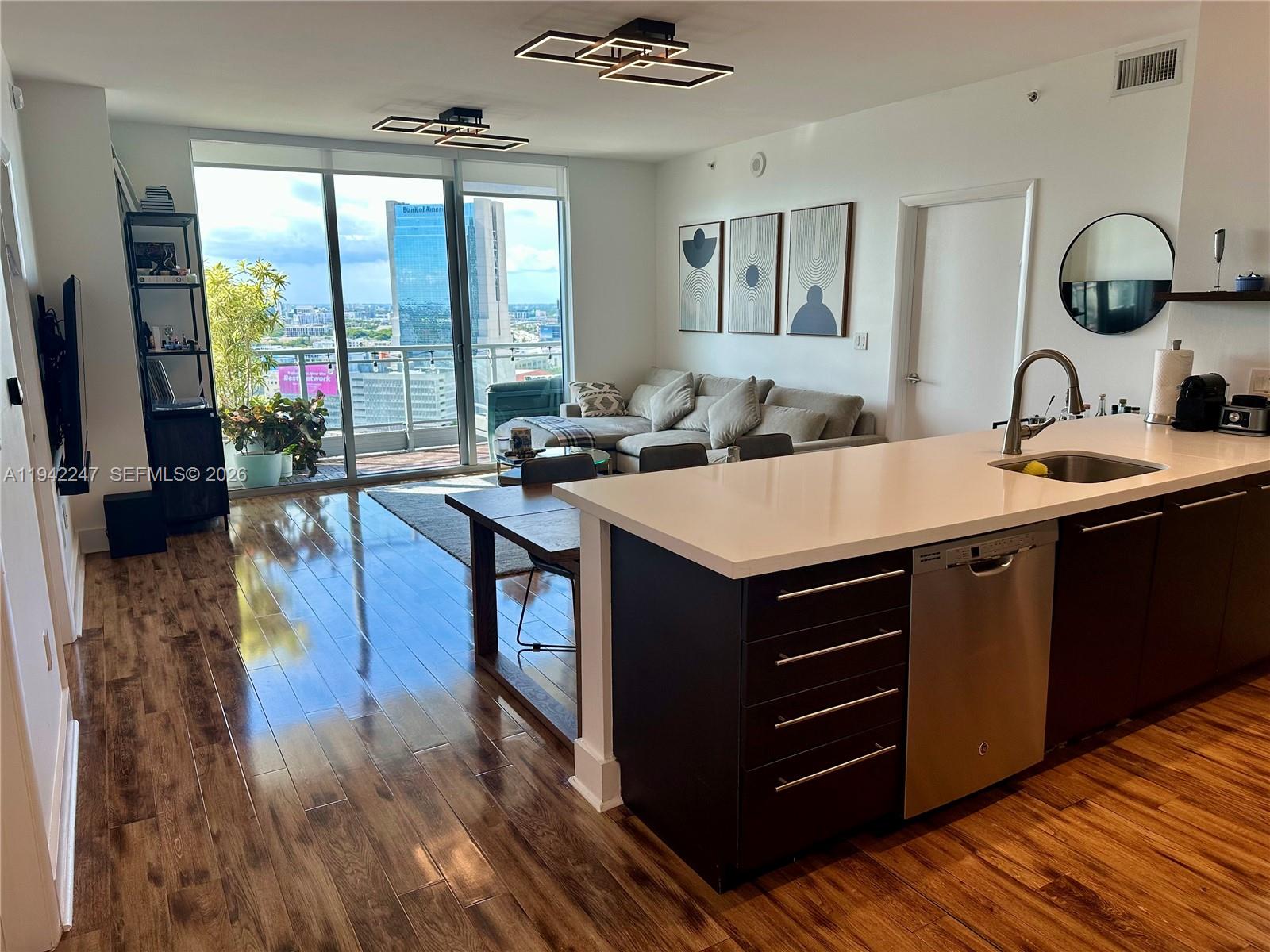 90 SW 3rd St #2306, Miami FL 33130