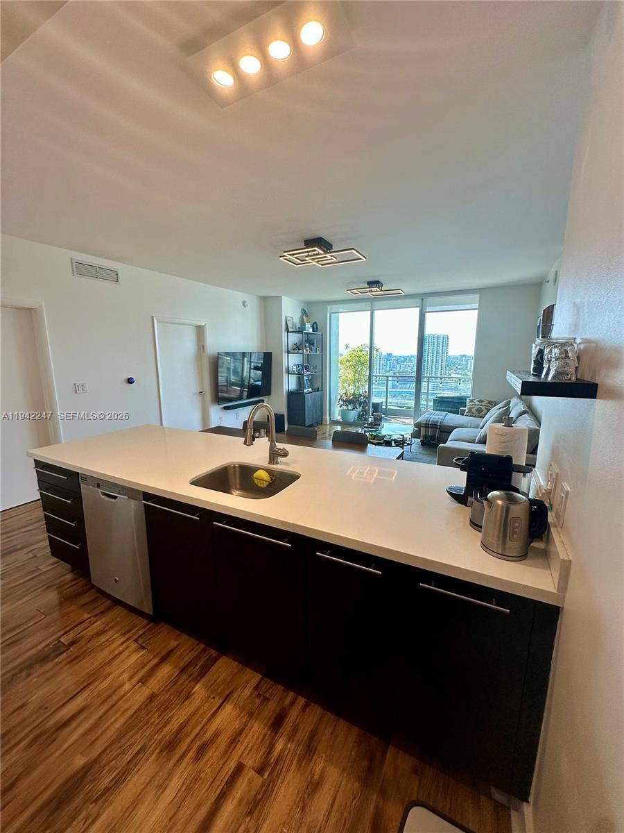 90 SW 3rd St #2306, Miami FL 33130