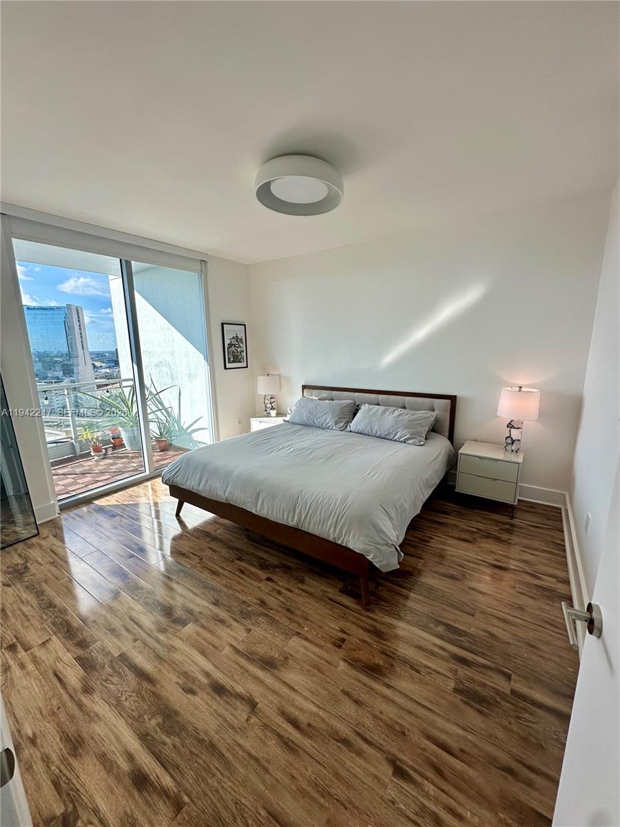 90 SW 3rd St #2306, Miami FL 33130