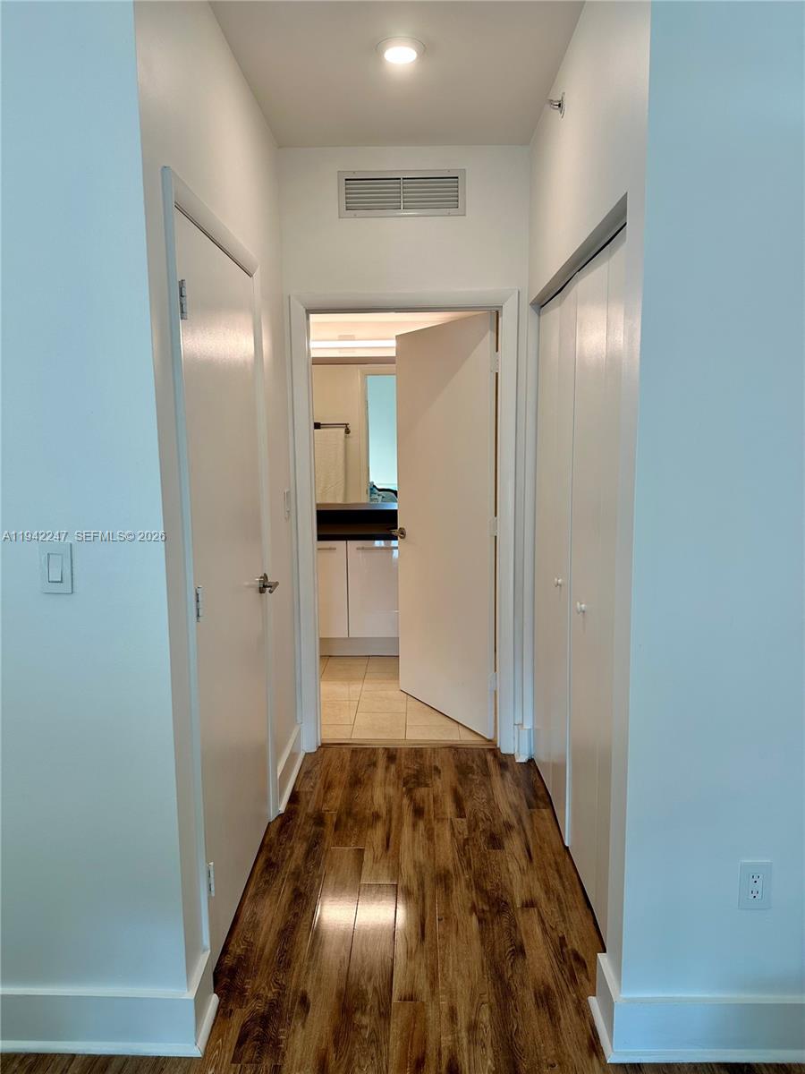 90 SW 3rd St #2306, Miami FL 33130