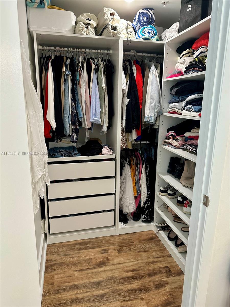 90 SW 3rd St #2306, Miami FL 33130