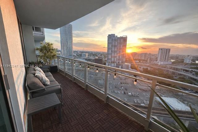 90 SW 3rd St #2306, Miami FL 33130