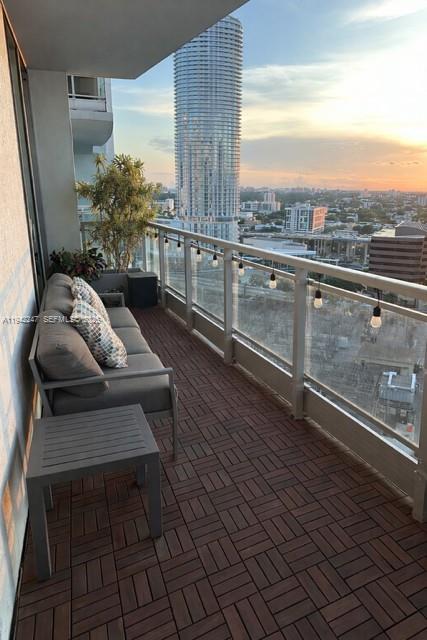90 SW 3rd St #2306, Miami FL 33130