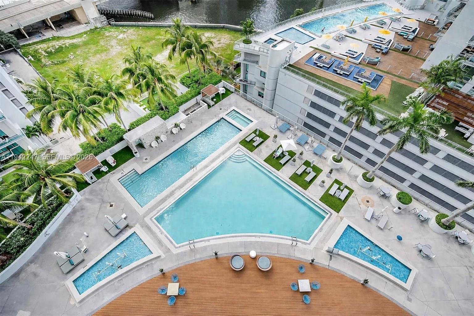 90 SW 3rd St #2306, Miami FL 33130