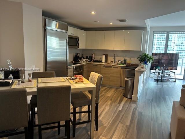1300 Brickell Bay Dr #2802, Miami FL 33131