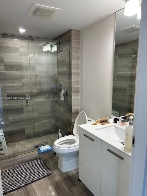 1300 Brickell Bay Dr #2802, Miami FL 33131