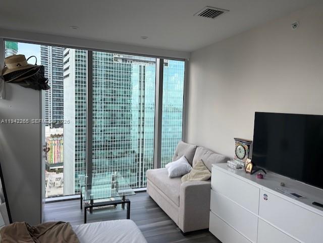 1300 Brickell Bay Dr #2802, Miami FL 33131