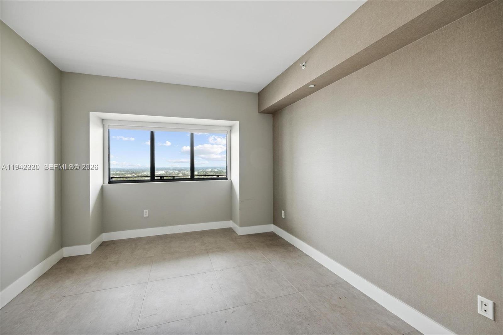 650 NE 32nd St #4203, Miami FL 33137