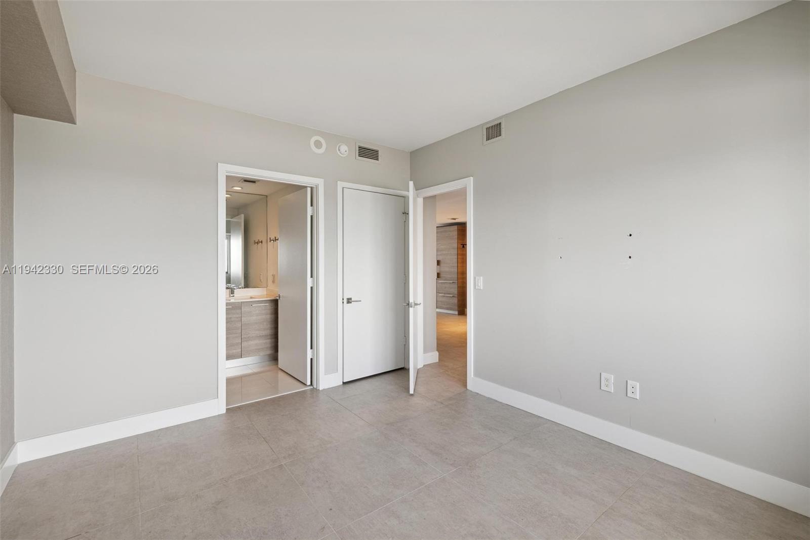 650 NE 32nd St #4203, Miami FL 33137
