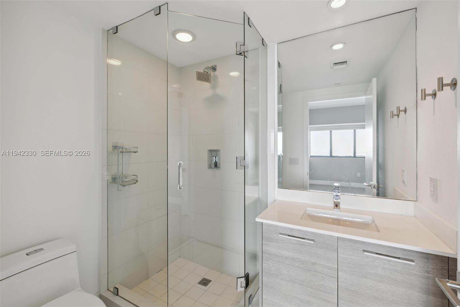 650 NE 32nd St #4203, Miami FL 33137
