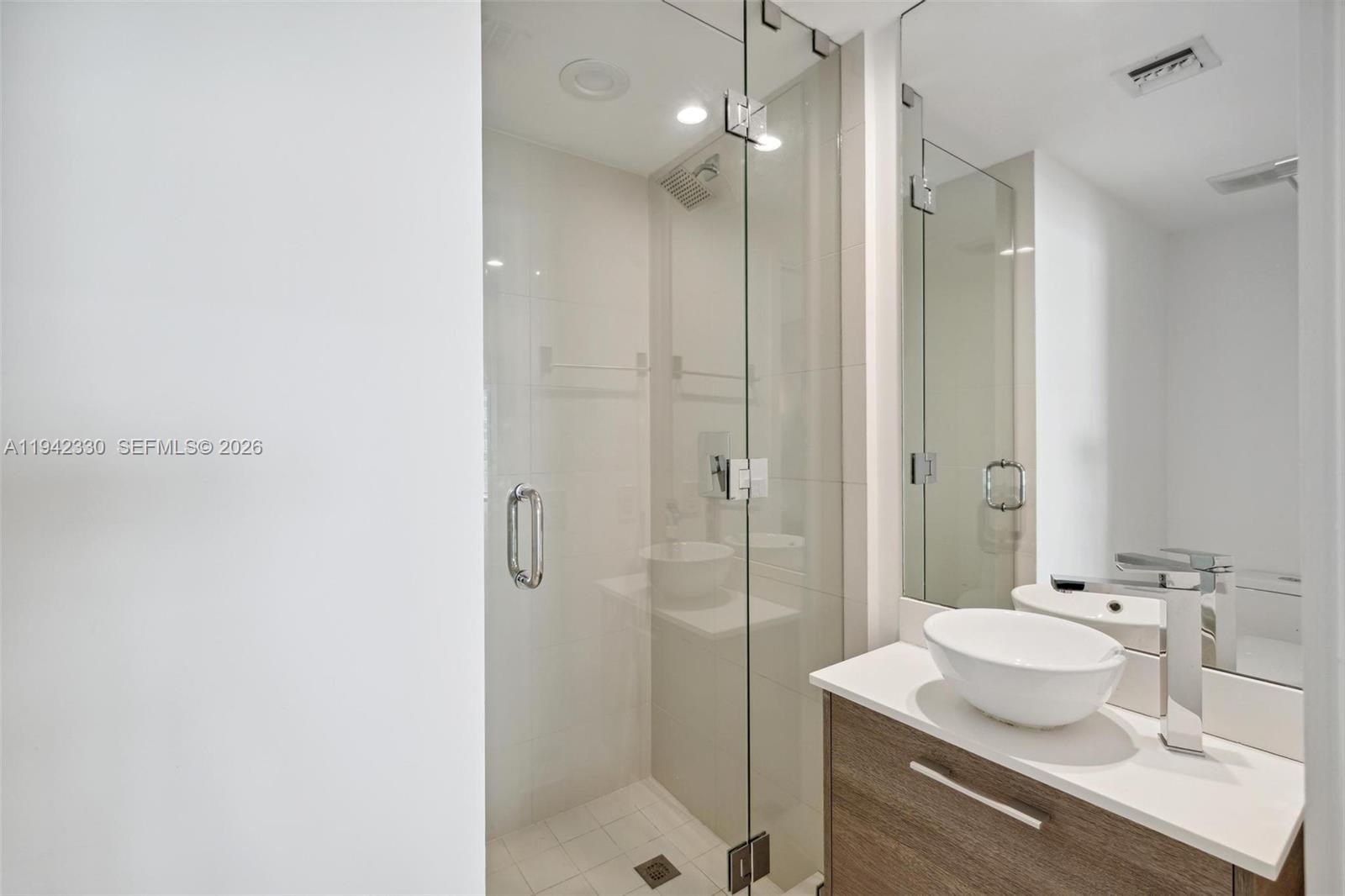 650 NE 32nd St #4203, Miami FL 33137
