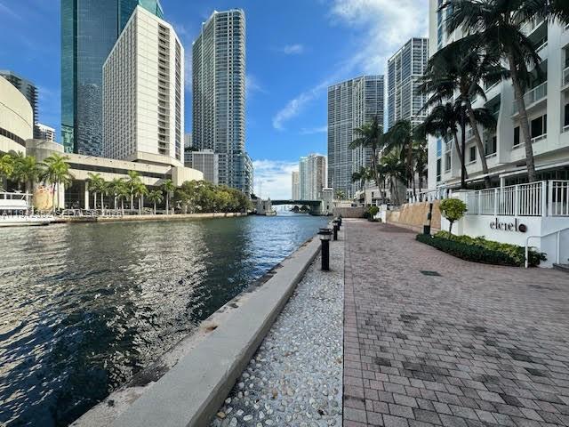 41 SE 5th St #2112, Miami FL 33131