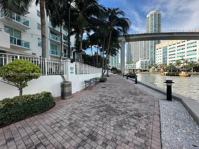 41 SE 5th St #2112, Miami FL 33131